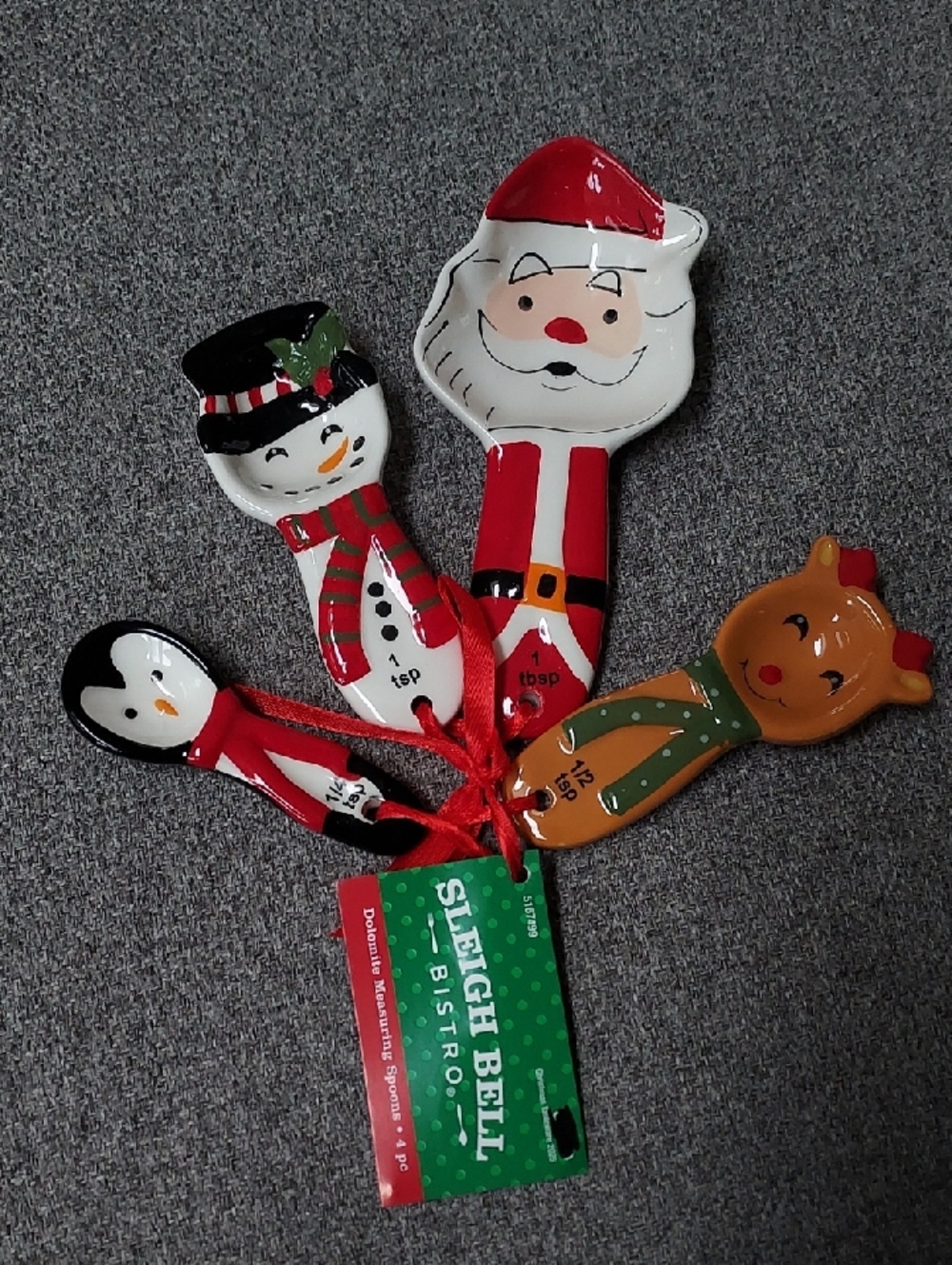 NWT Christmas Measuring Spoons